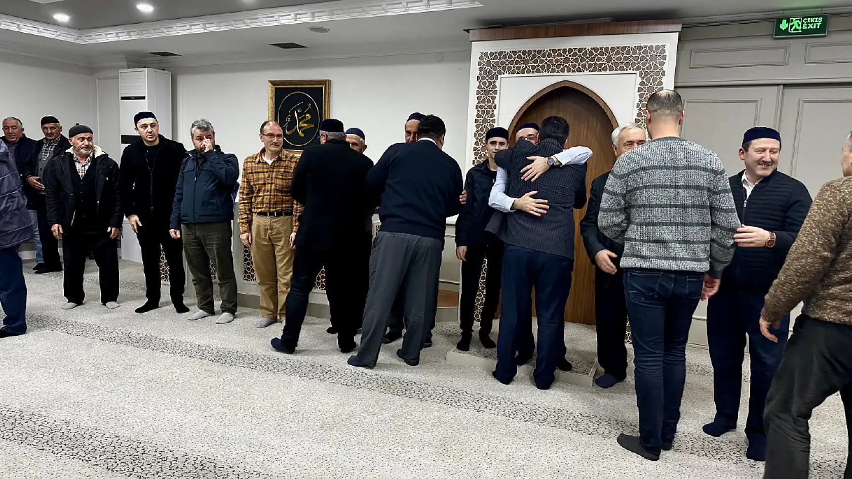 Umre kafilesi dualarla uğurlandı