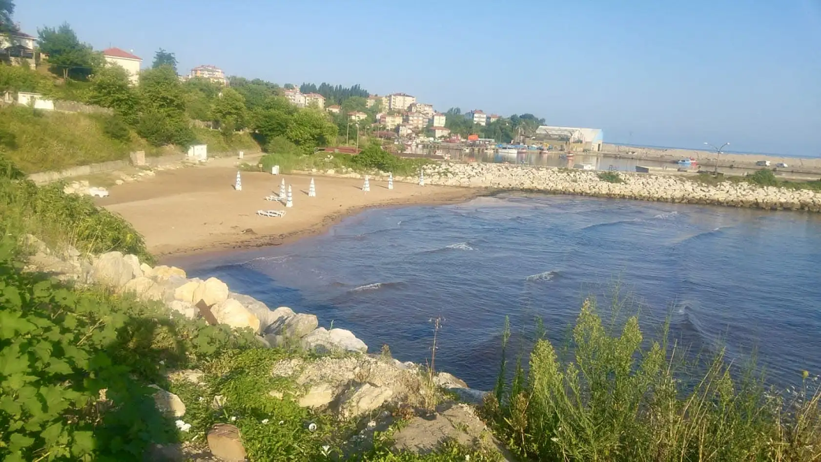 Ayağı kayan çocuk denize düştü