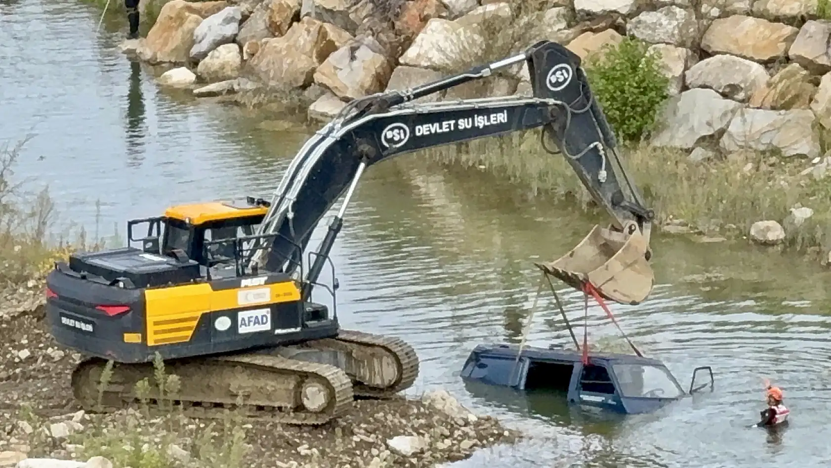 Mahsur kalan vatandaşlar kurtarıldı
