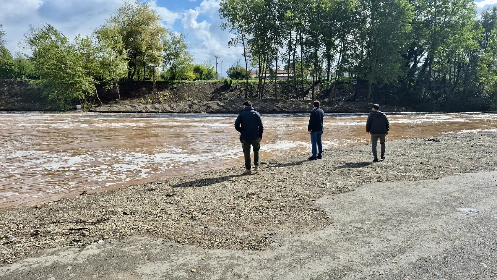 Bartın Irmağı taşmaya başladı