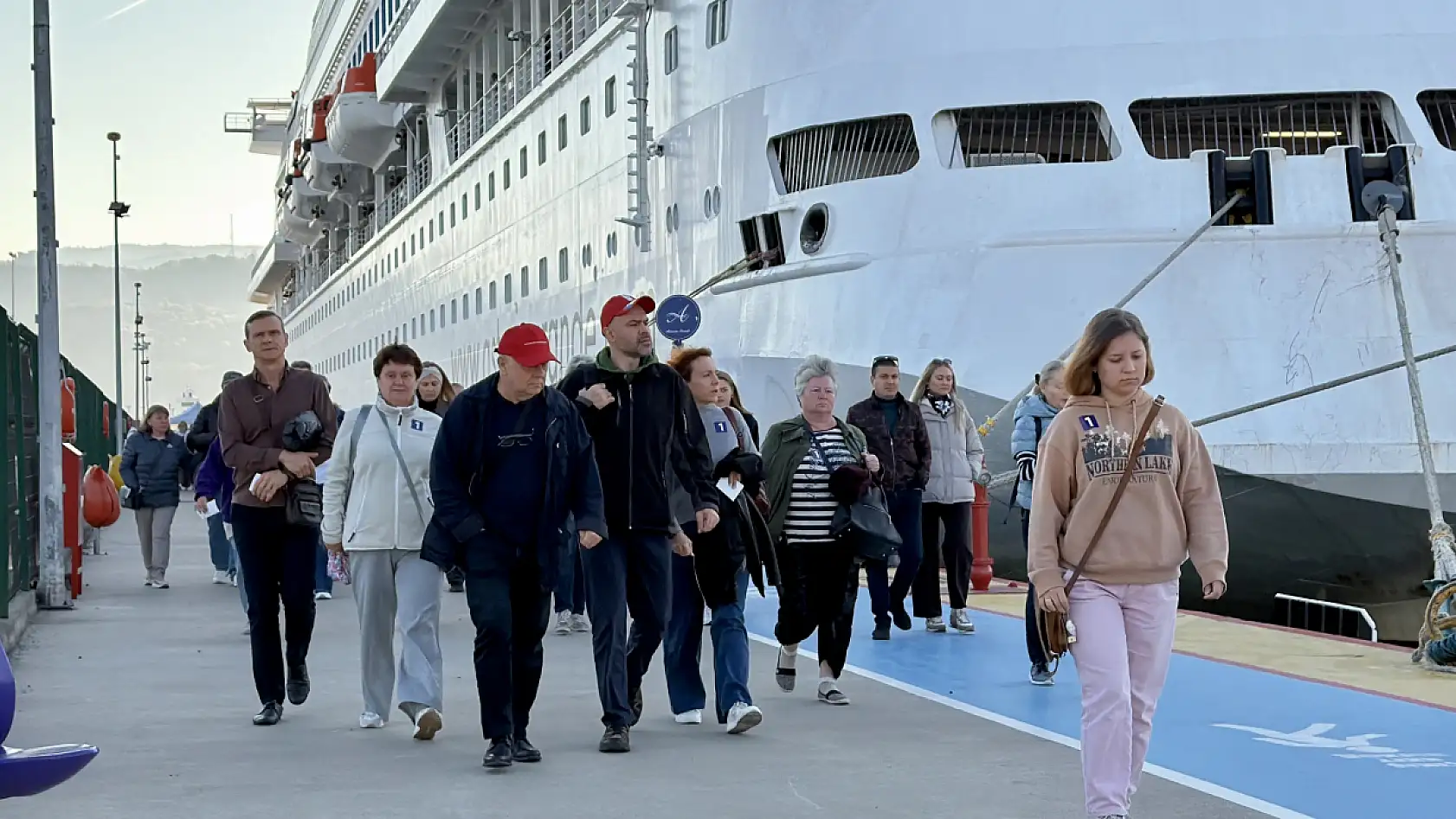 Astoria Grande yine dolup taştı