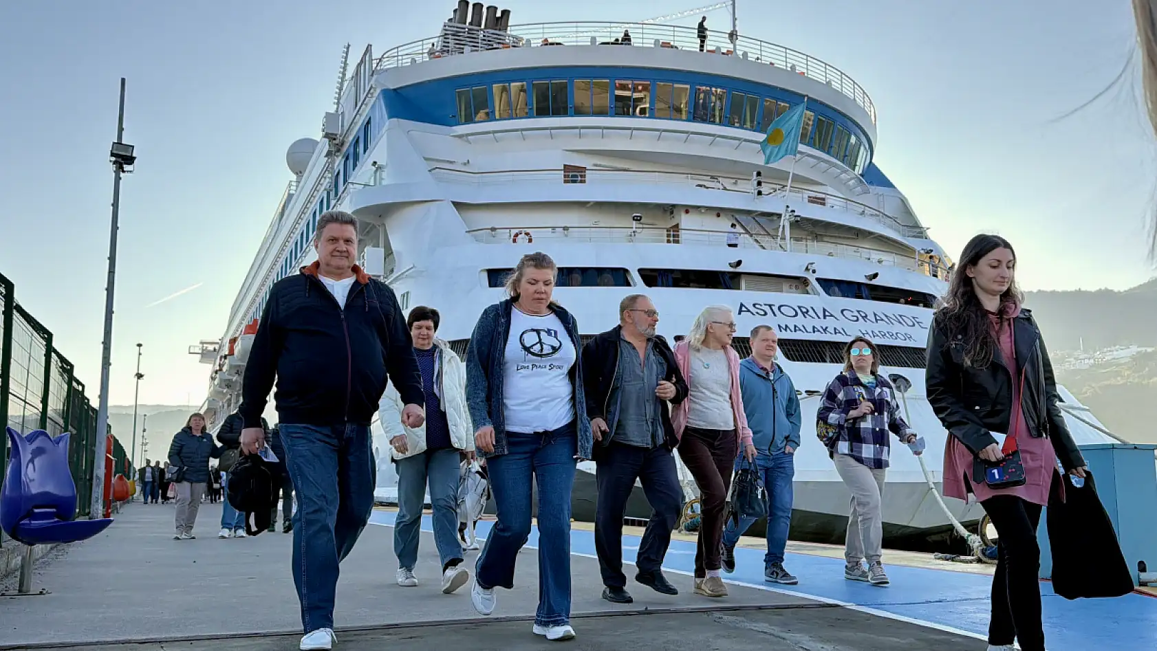 Astoria Grande yine dolup taştı