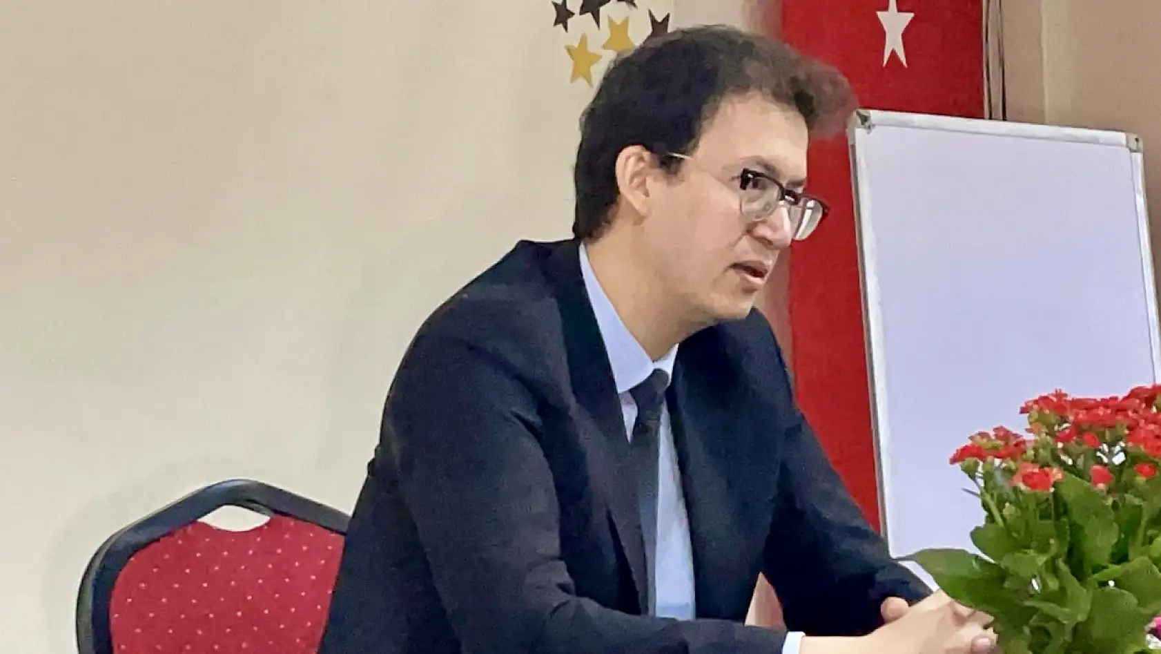 Öğrenciler savcıyı sorguya çekti