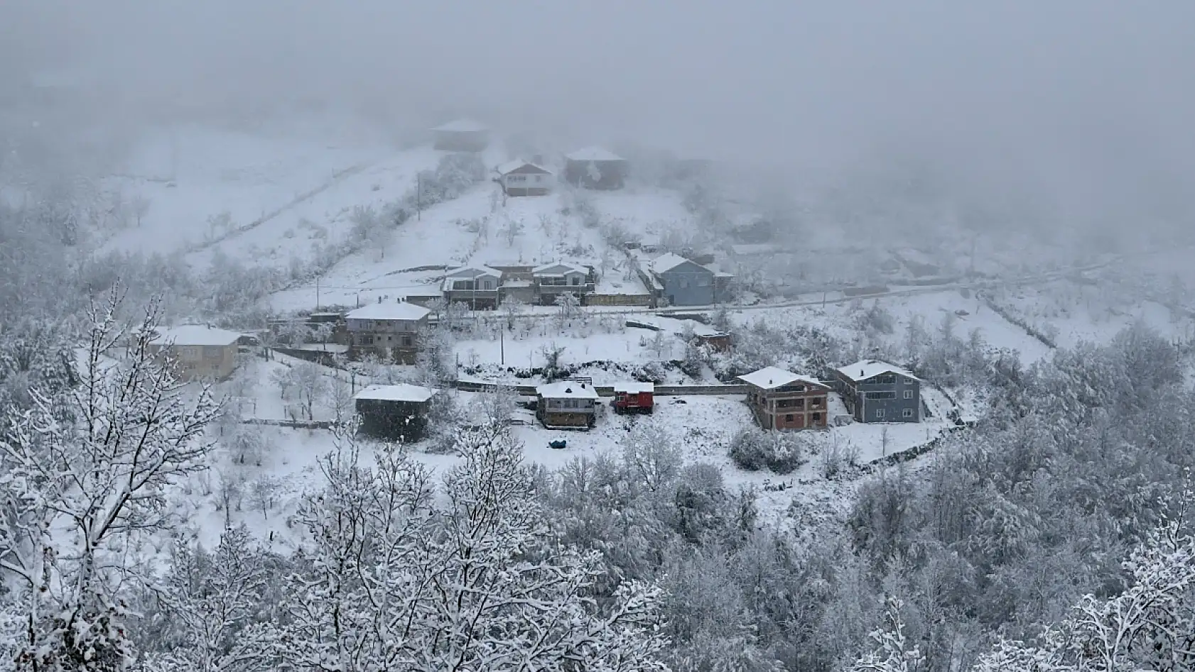 5 köy yolu ulaşıma kapandı