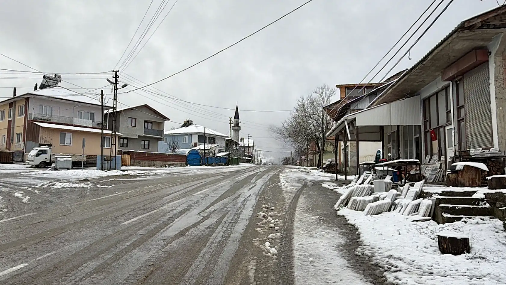 5 köy yolu ulaşıma kapandı