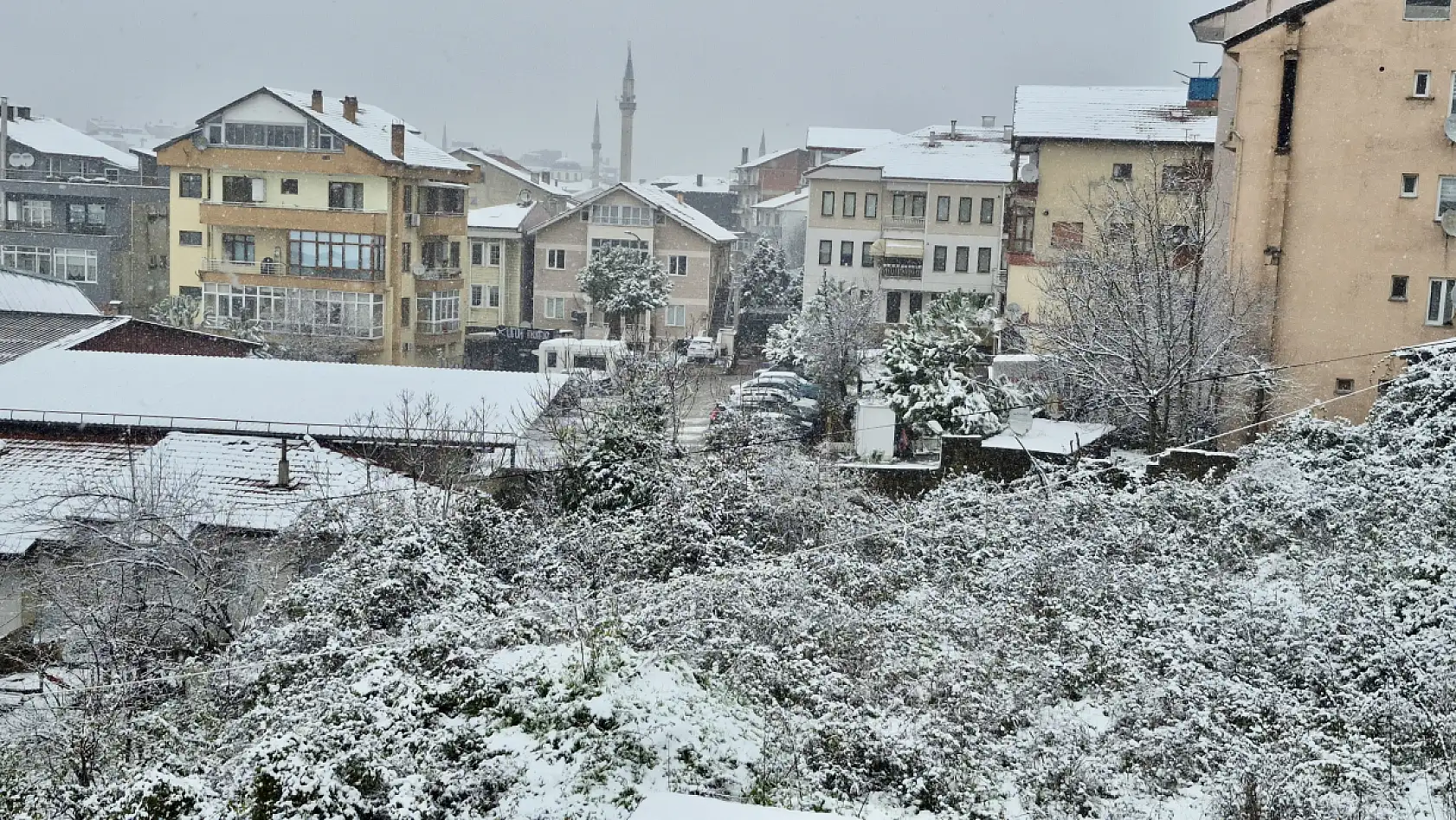 Kar kalınlığı 120 santimetreyi aştı
