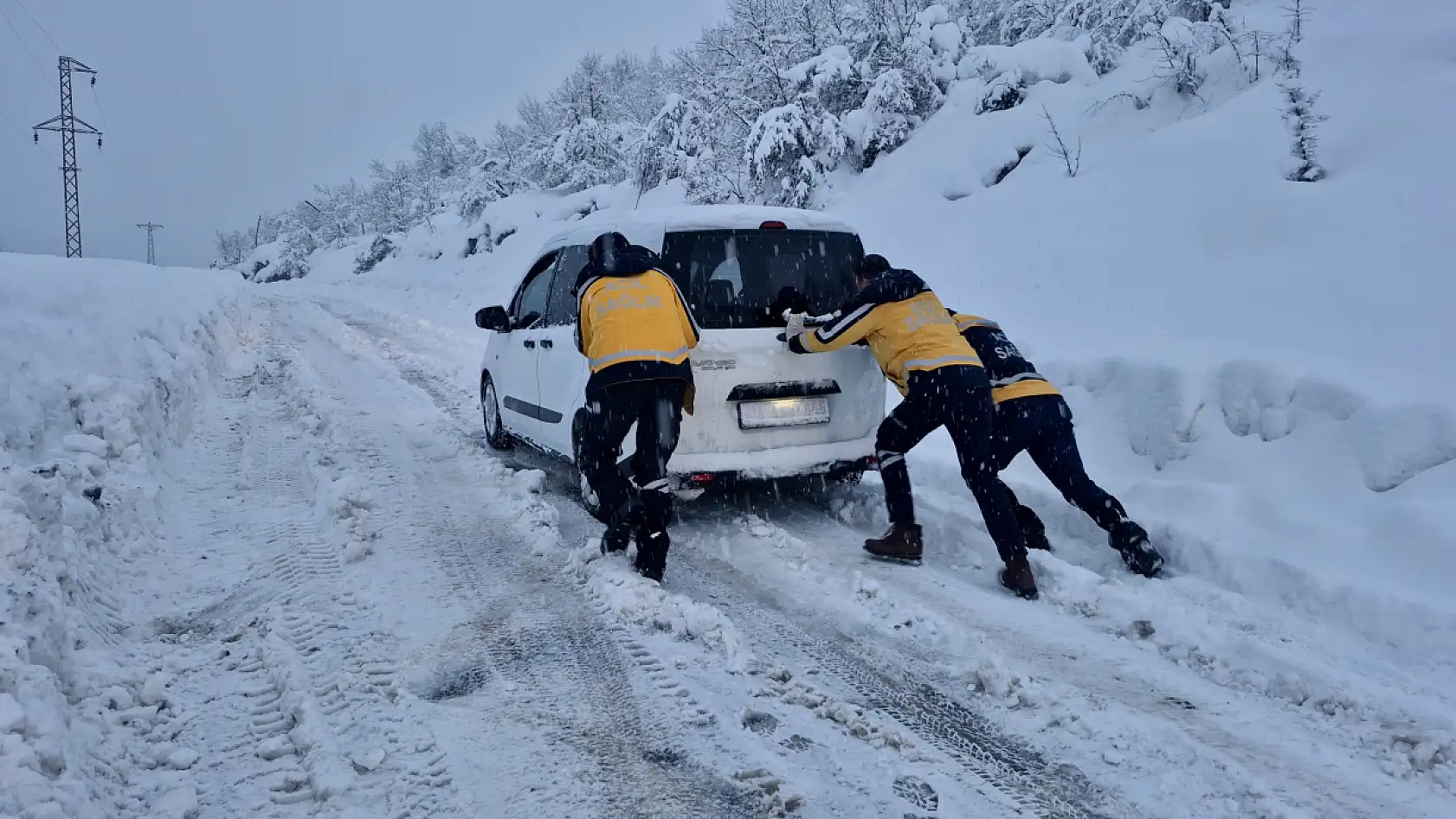 Adeta Hızır gibi yetişiyorlar
