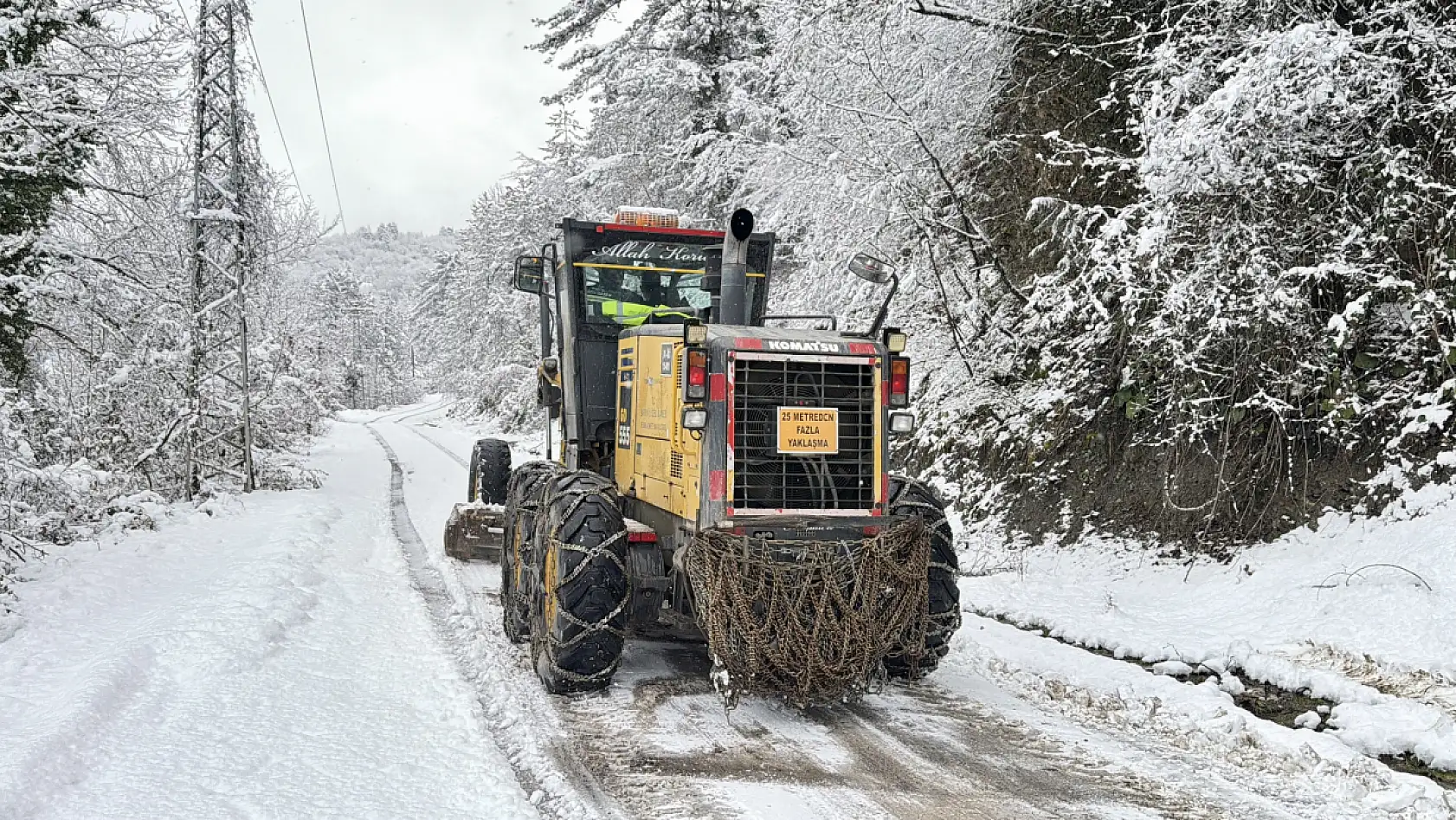 Kapanan köy yolları ulaşıma açılıyor