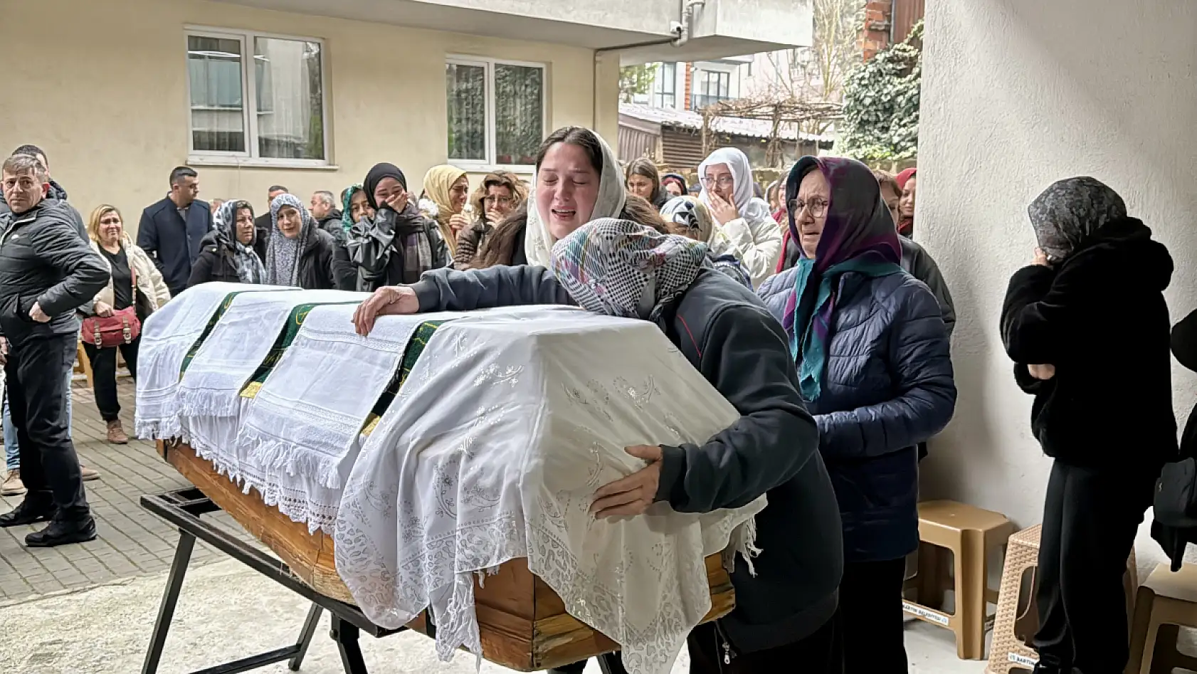 'Babası 'Atlama kızım' dedi, yürekler parçalandı'