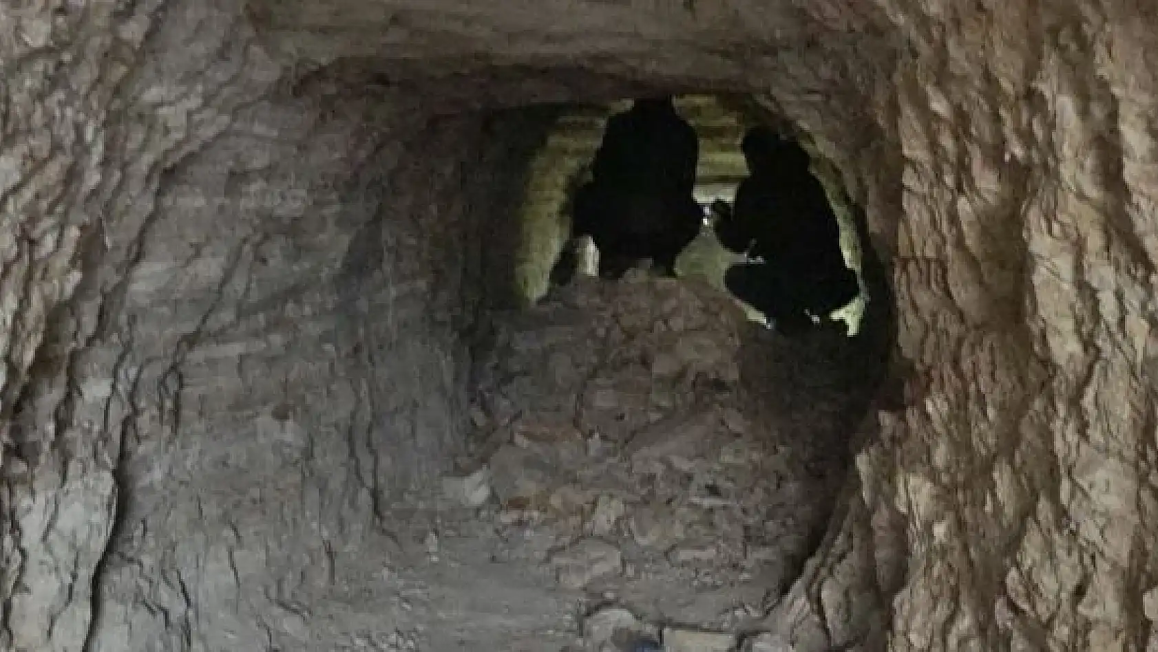 20 metrelik define tüneli bulundu