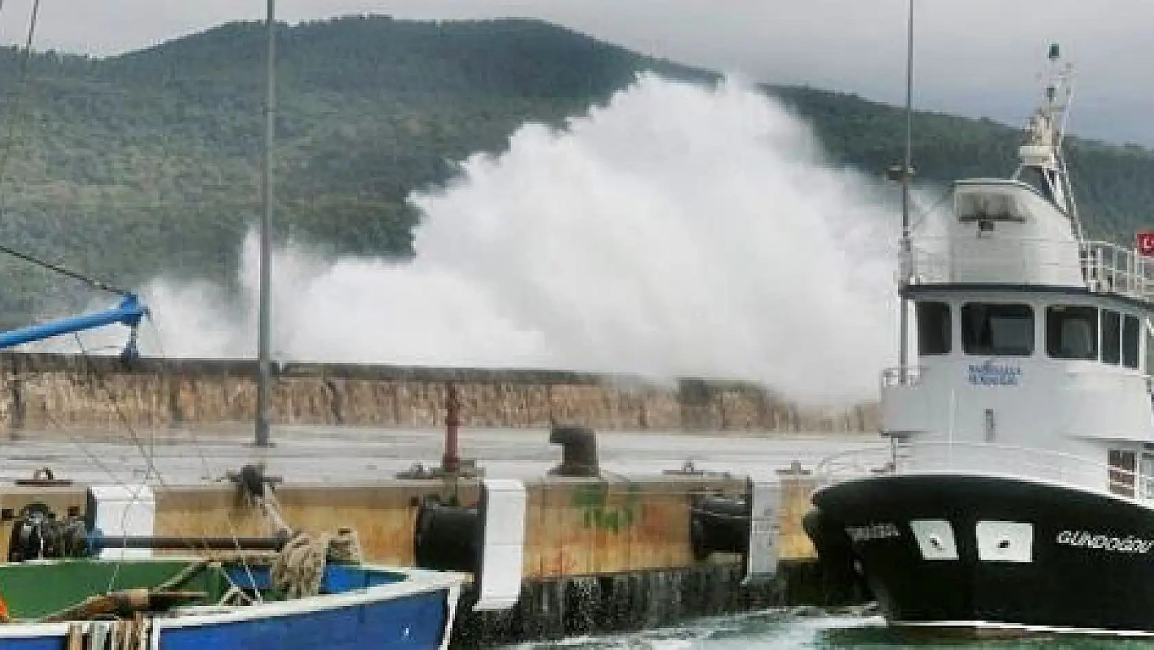 Amasra'da dev dalgalar