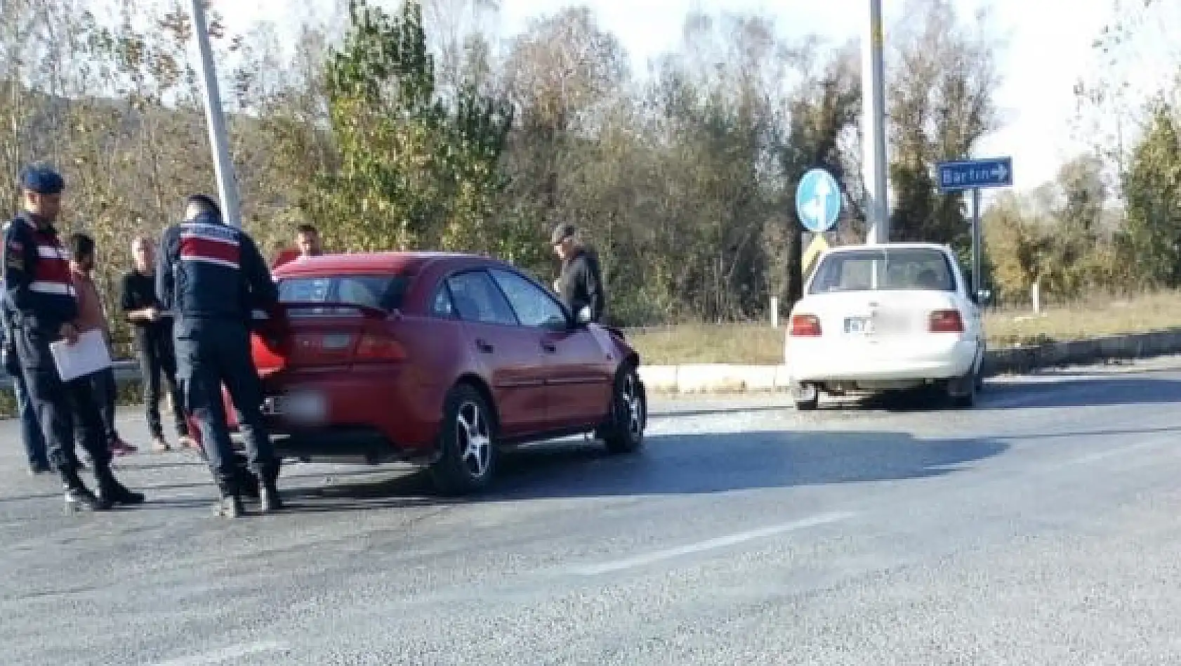 Bu kavşakta kazalar bitmiyor