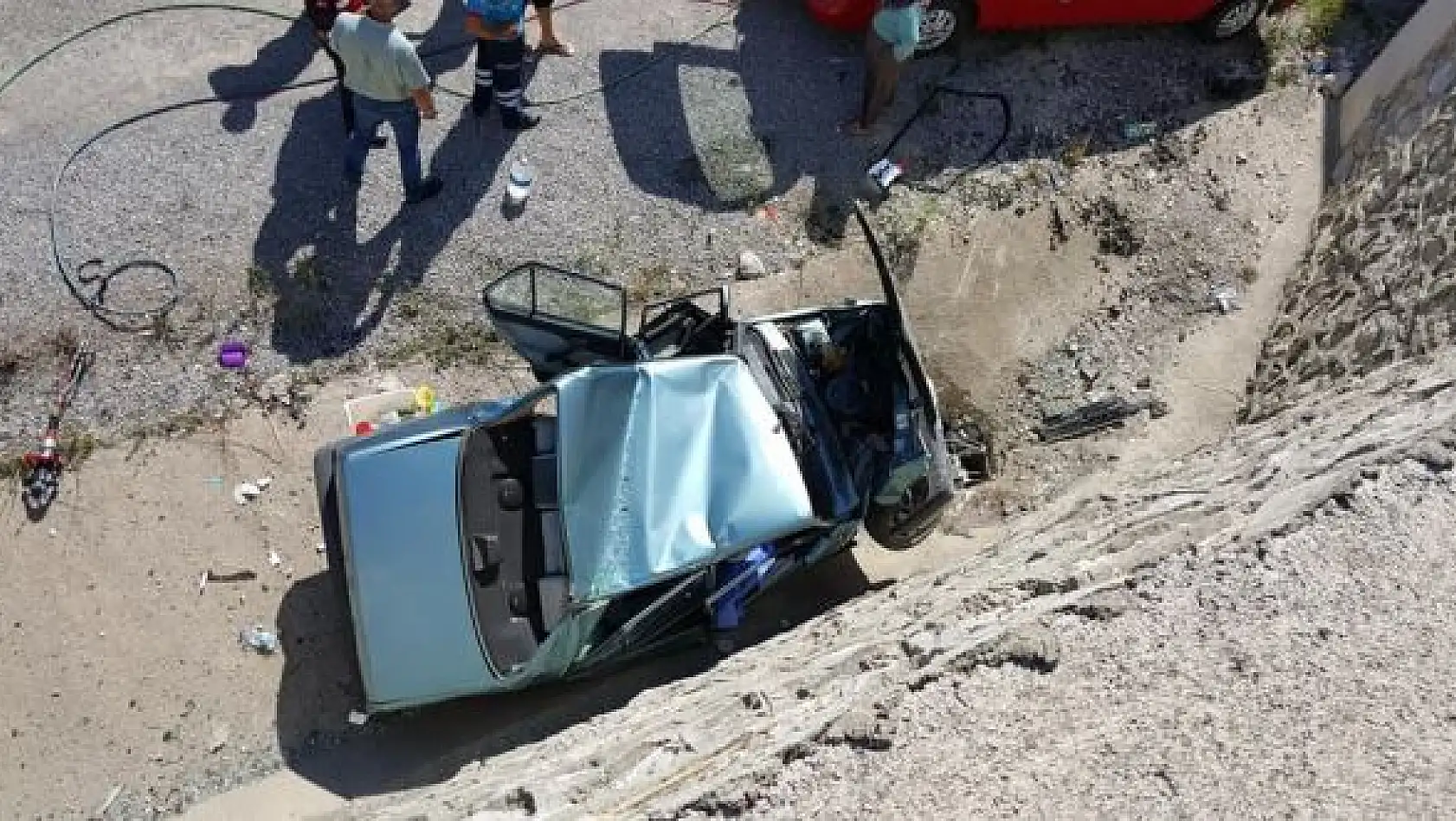 Çakraz yolunda feci kaza, 1 ölü 4 yaralı