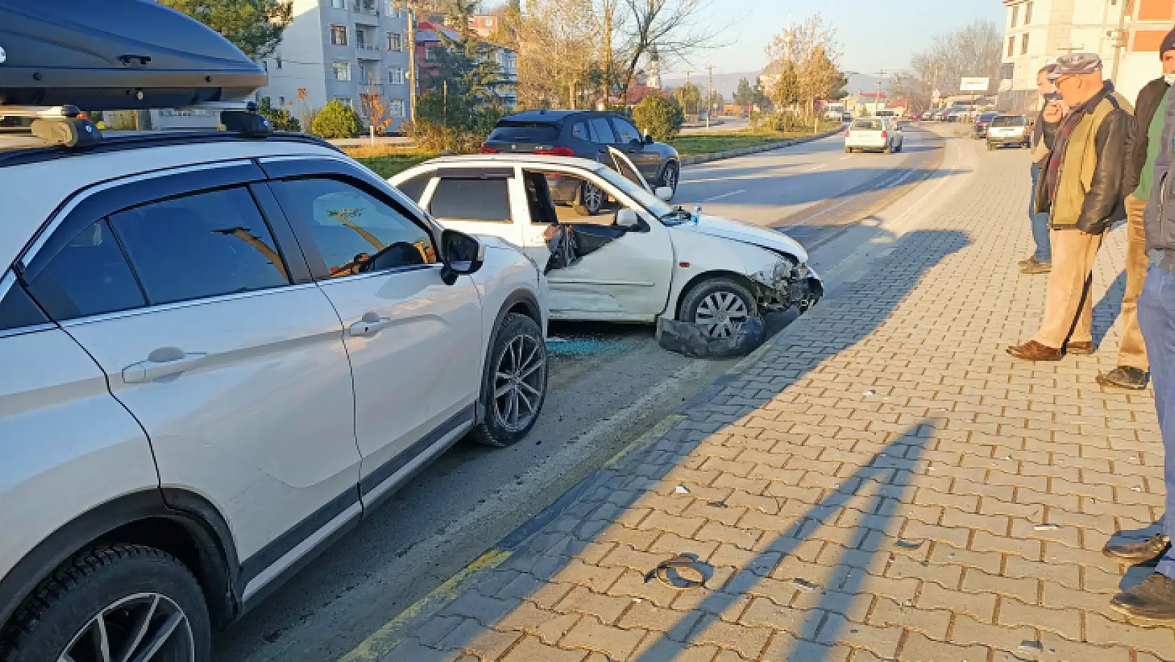 Gölbucağı kavşağında kaza