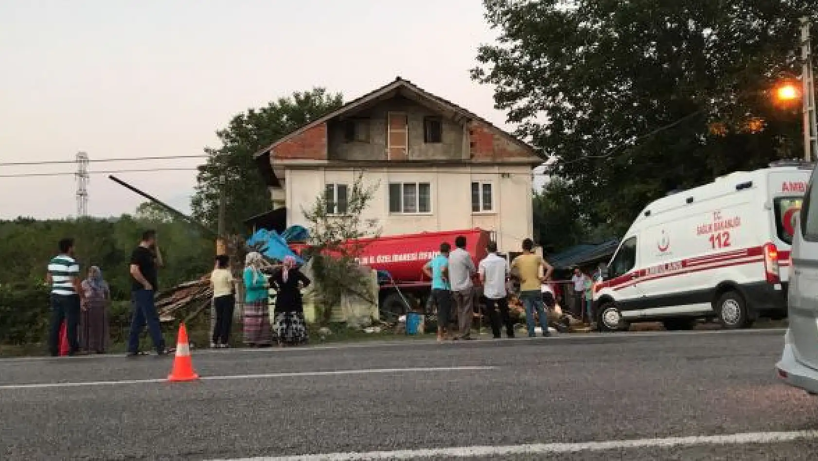 İtfaiye aracı dehşet saçtı