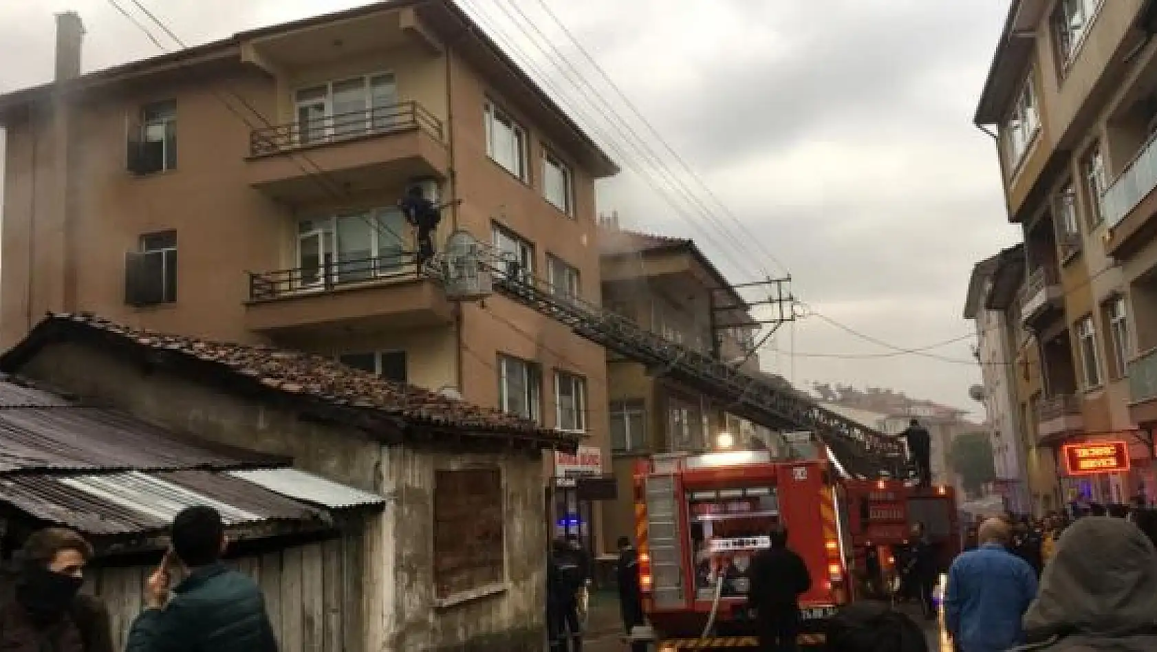 Kıvılcım Yangına Sebep Oldu