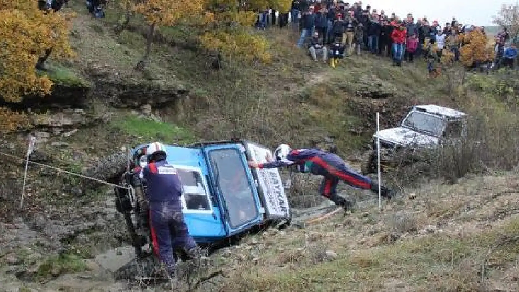 Off-Road yarışları nefes kesti 