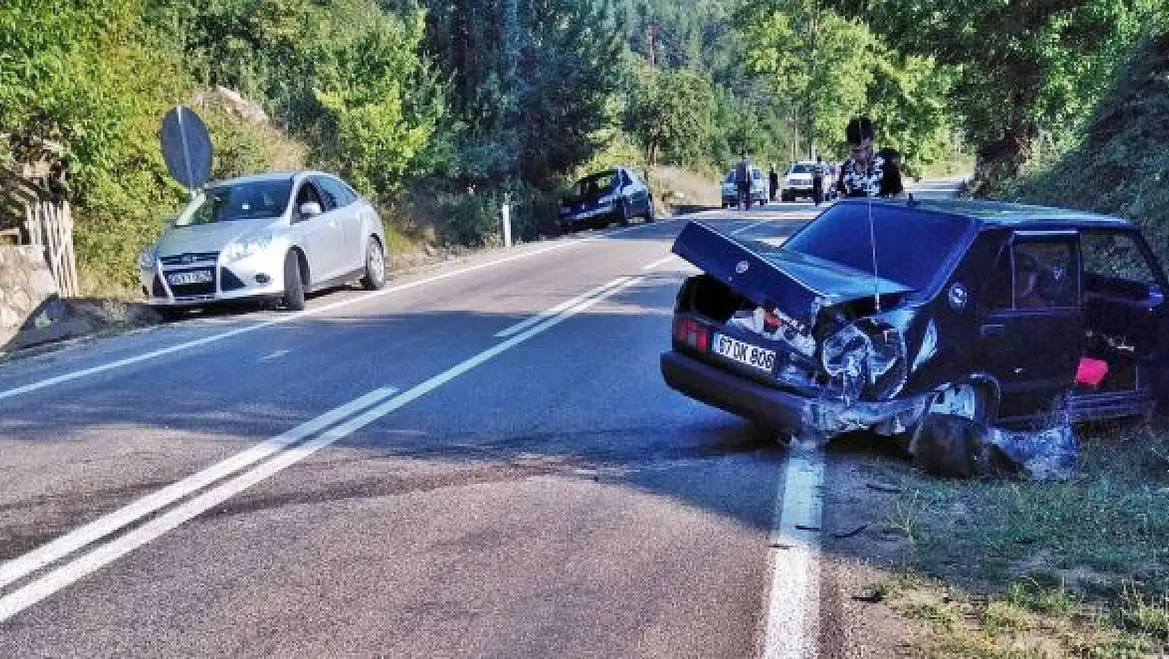 Otomobil duvara çarptı, 1 ölü
