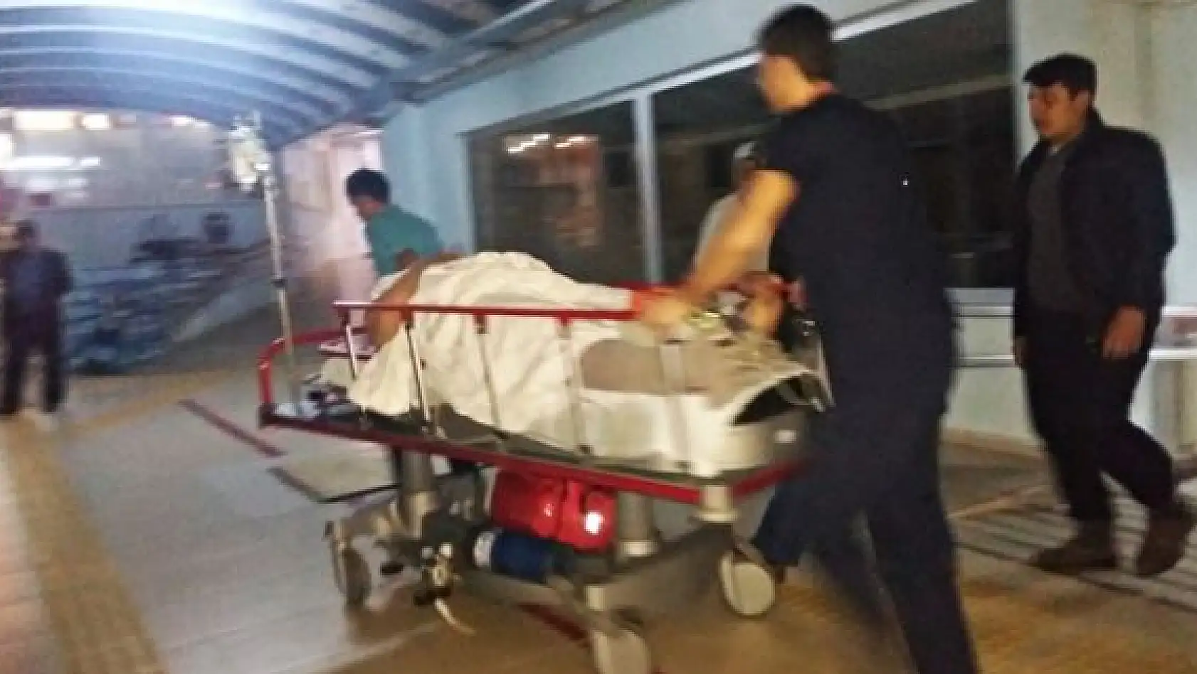 Otomobil yoldan çıktı, 1 ölü