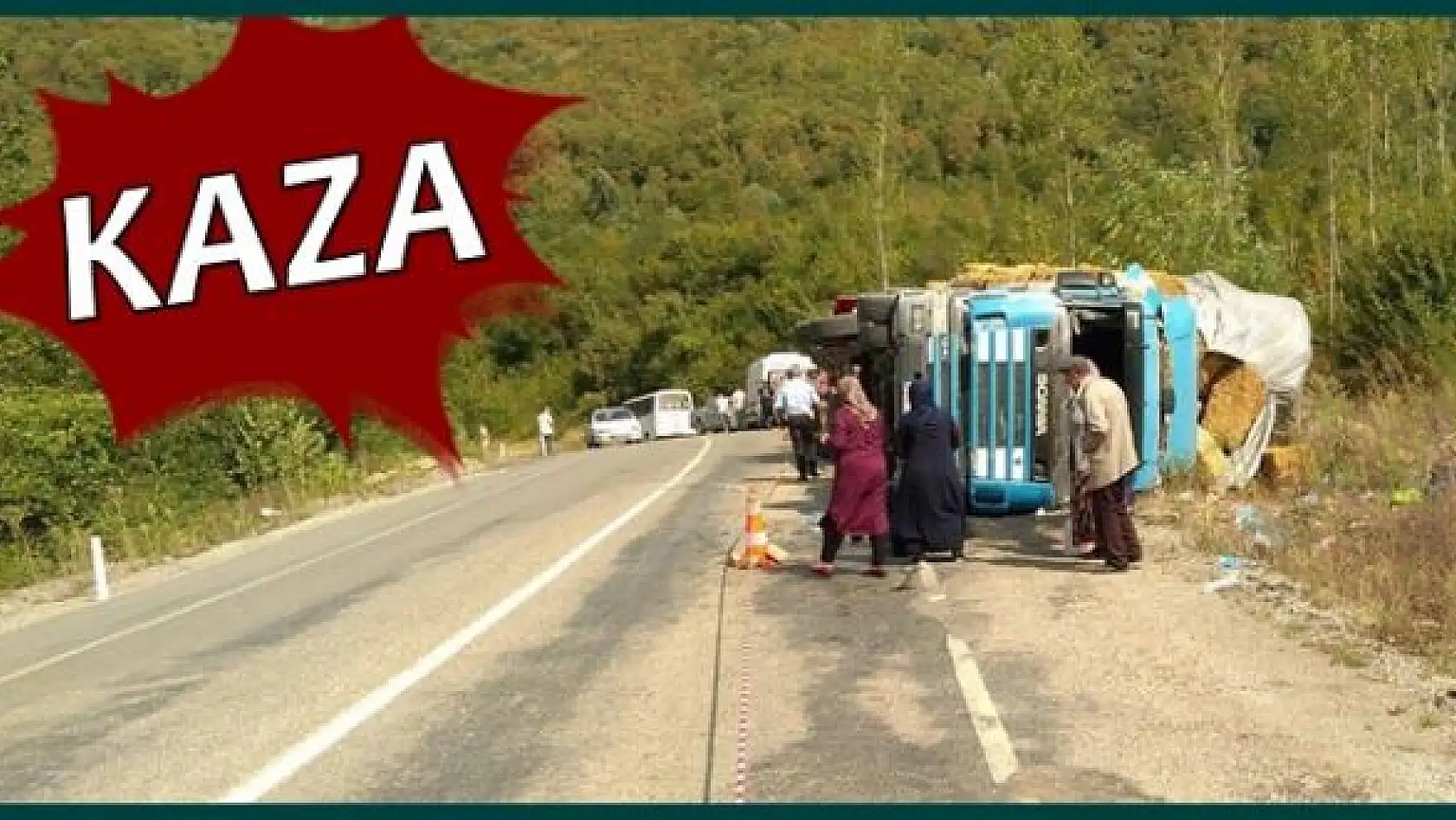 Saman yüklü tır devrildi