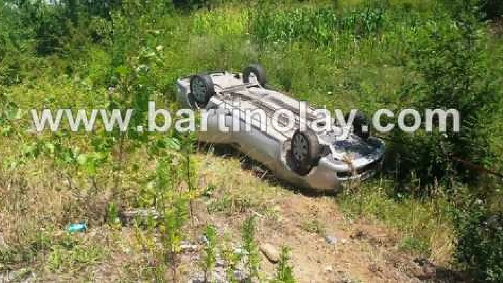 TAKLA ATAN OTOMOBİL ŞARAMPOLE UÇTU