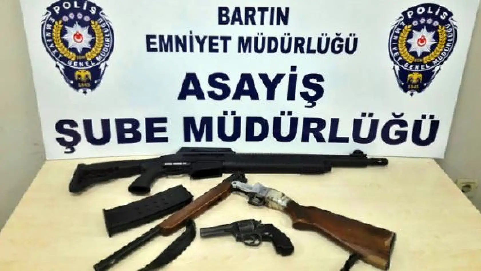 Taramalı tüfek ve silahlar ele geçirildi