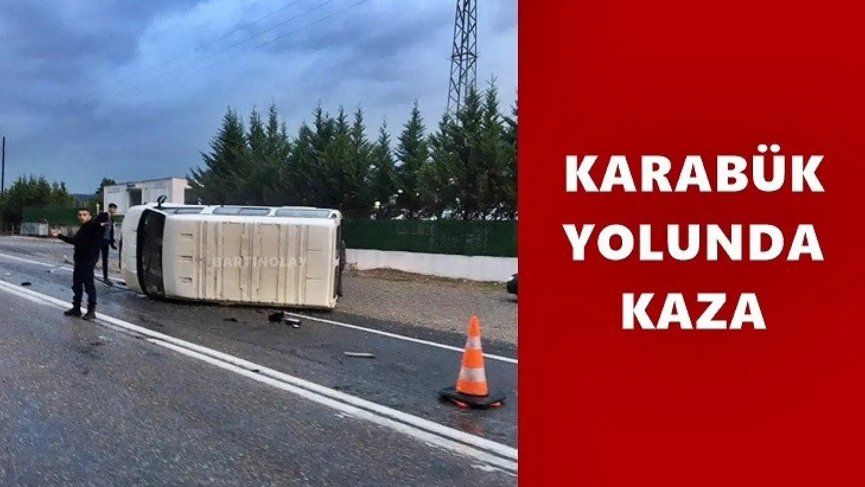 Trafik levhasına çarpıp devrildi