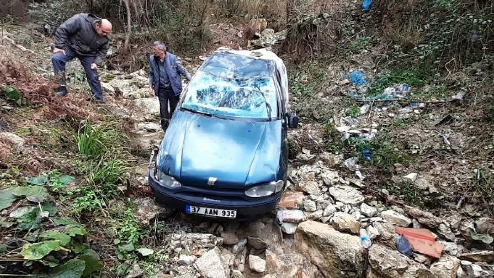 Uçuruma yuvarlandı, yardım istedi