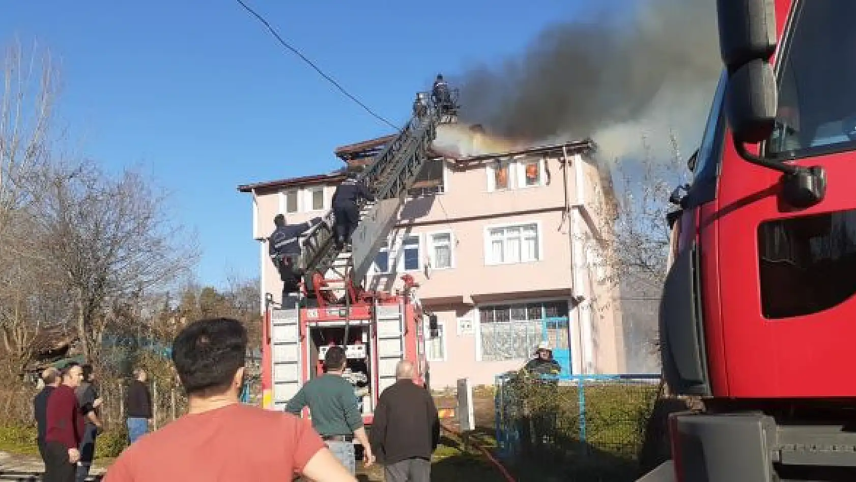 Yeğenli köyünde yangın çıktı