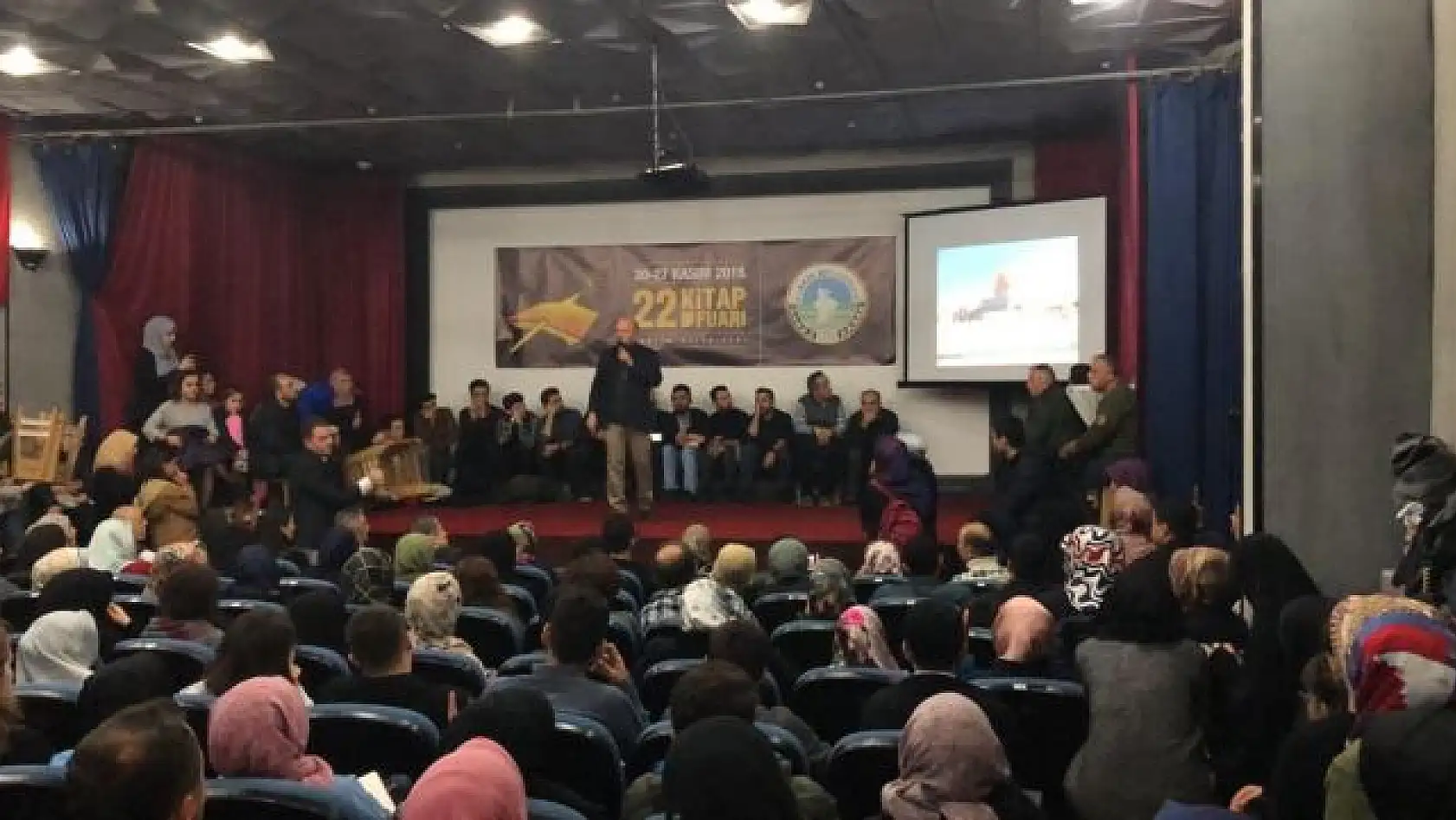 Salonda izdiham yaşandı