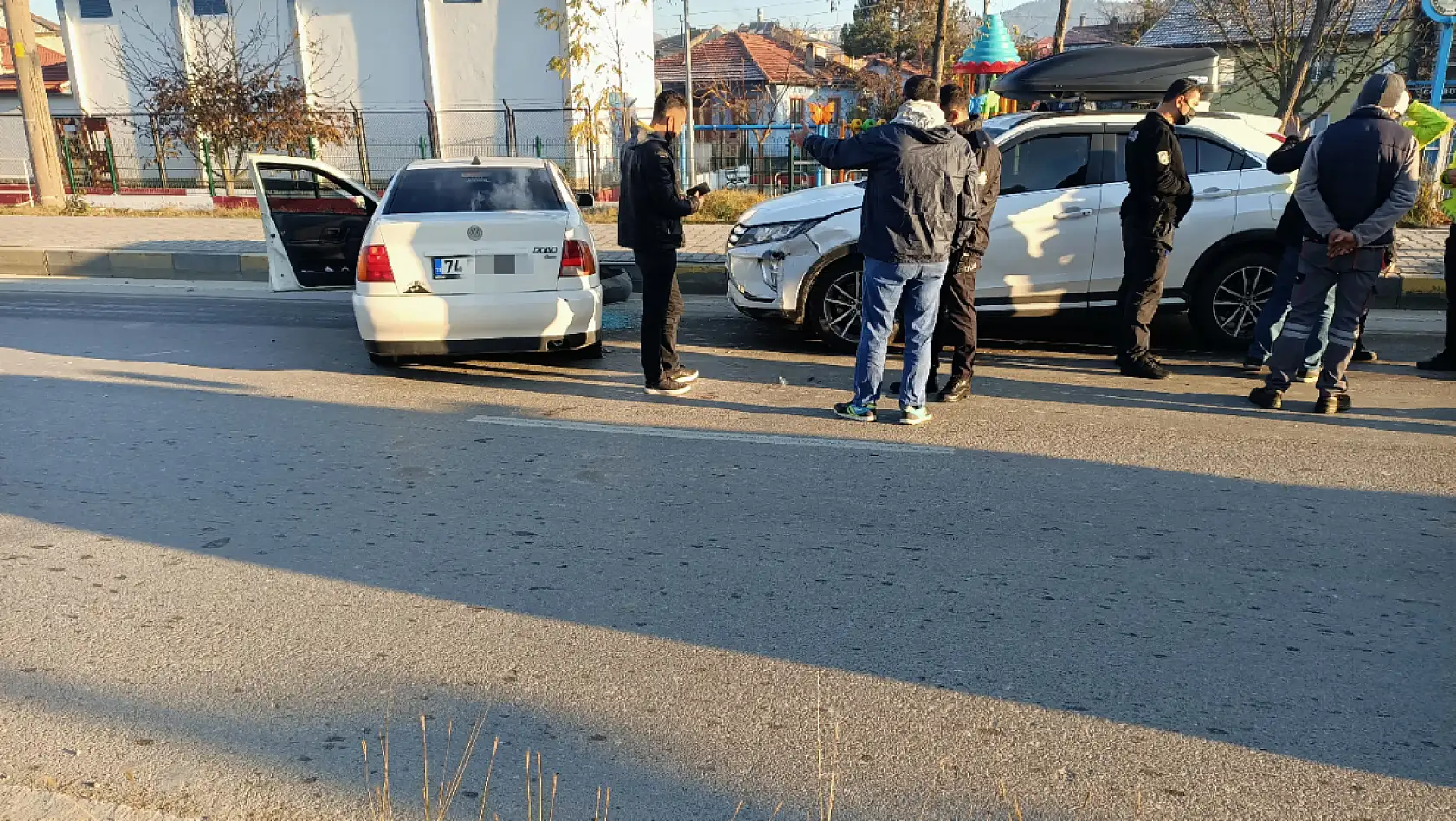 Gölbucağı kavşağında kaza