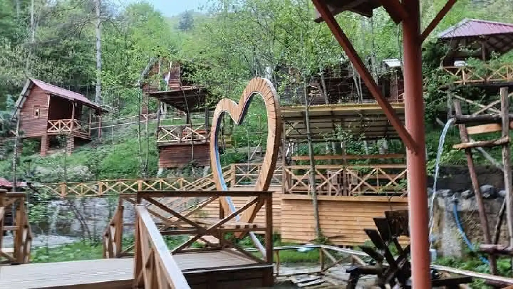 Karasu şelaleleri yenilenen yüzüyle açıldı