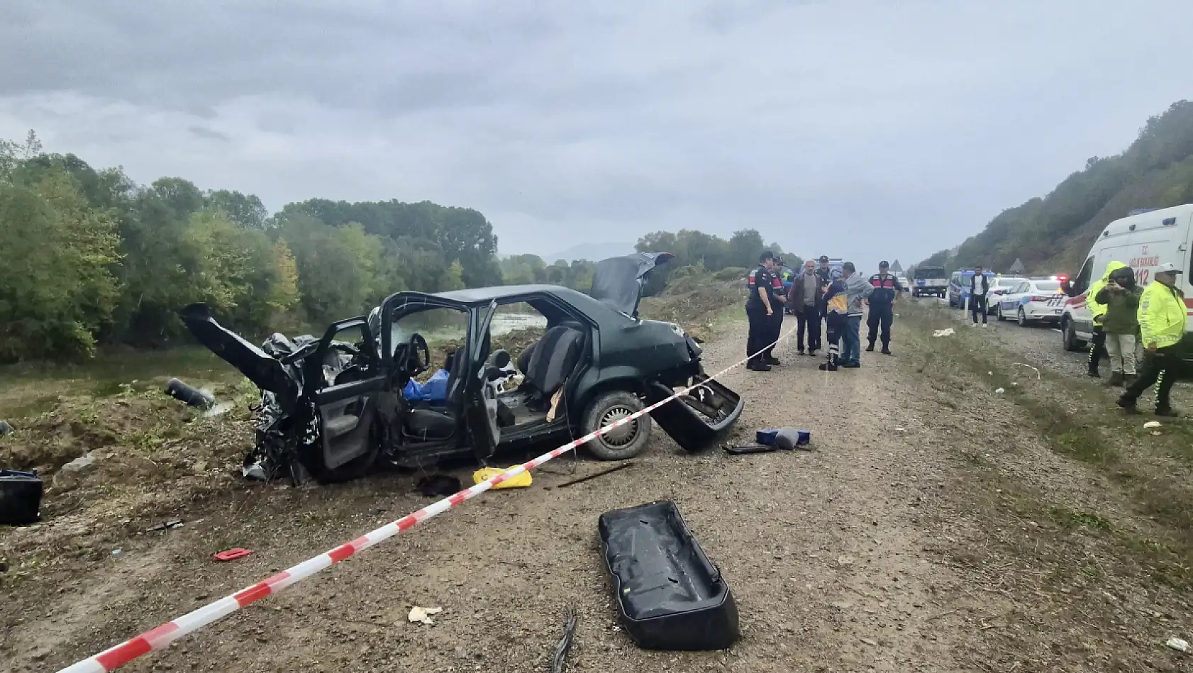 Gözyaşlarıyla toprağa verildiler