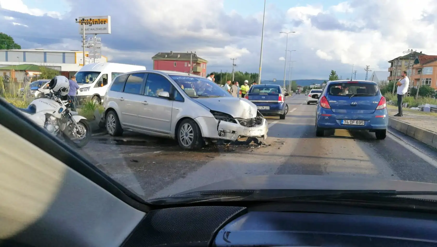 Terminal yolunda iki şerit karıştı