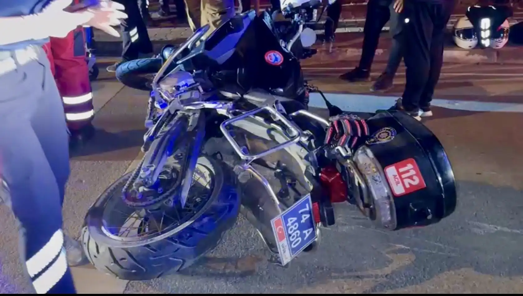 Polis ekiplerine köpek saldırdı