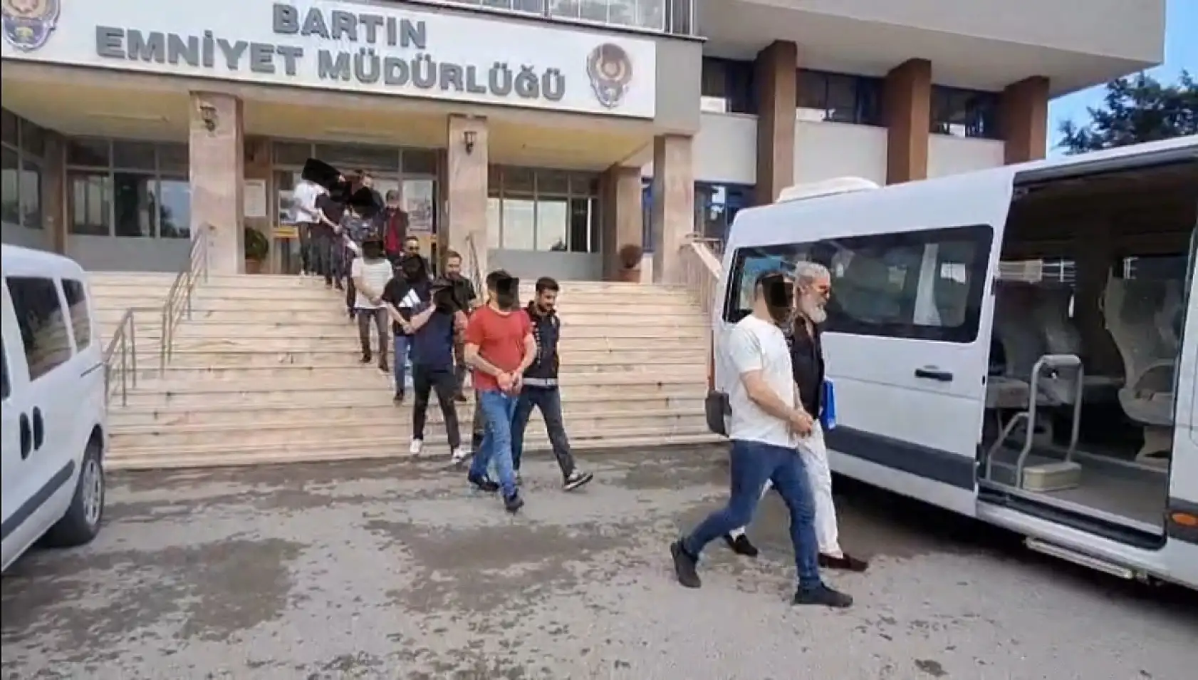Bartın'da 10 kişi gözaltına alındı