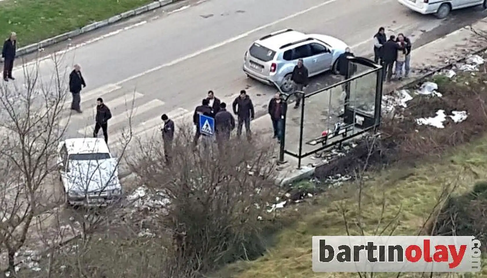 Ehliyetsiz Alkollü Sürücü Kaldırıma Çıktı