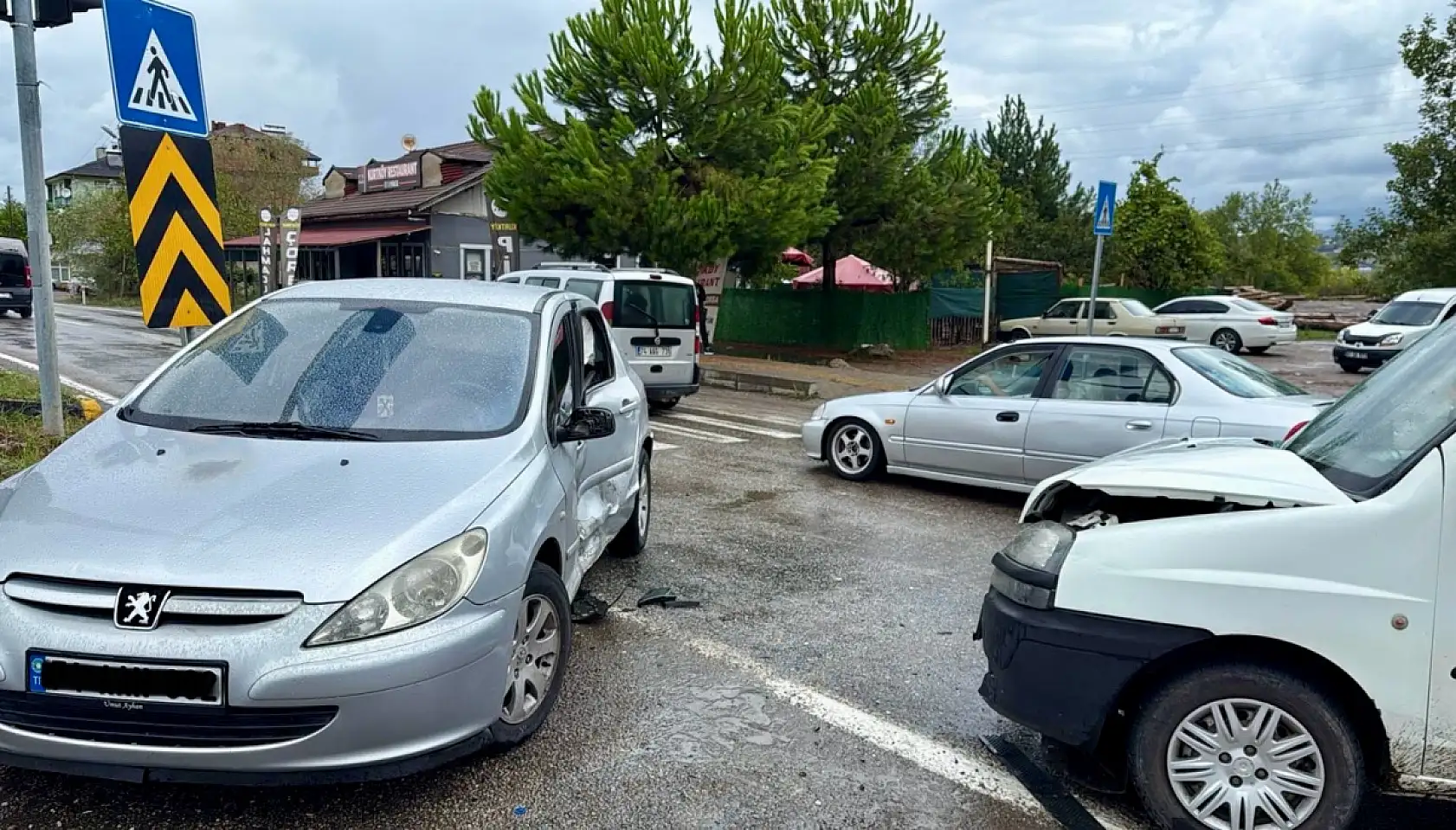 Kurtköy kavşakta kaza