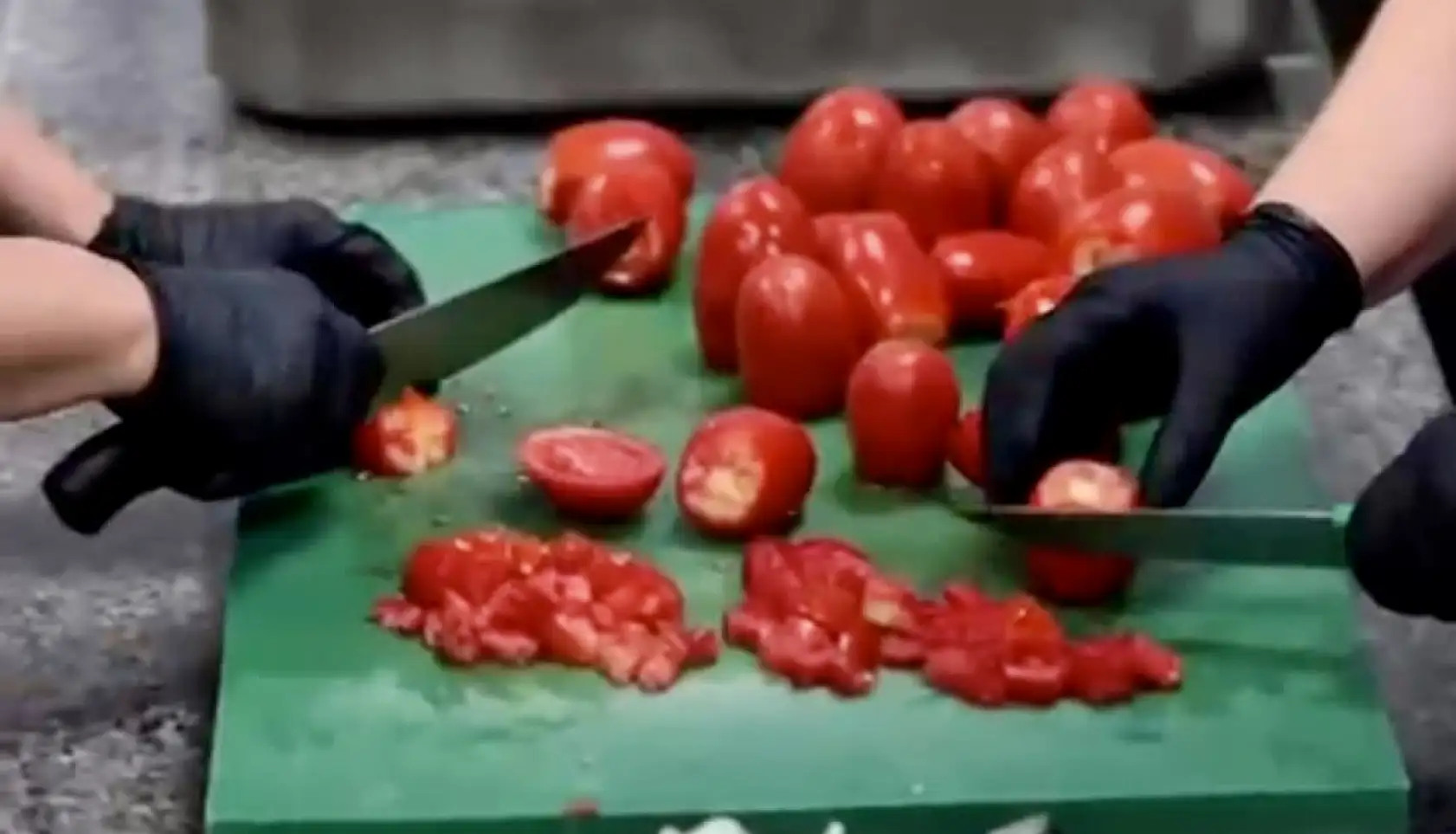 Yemekler neredeyse bedava