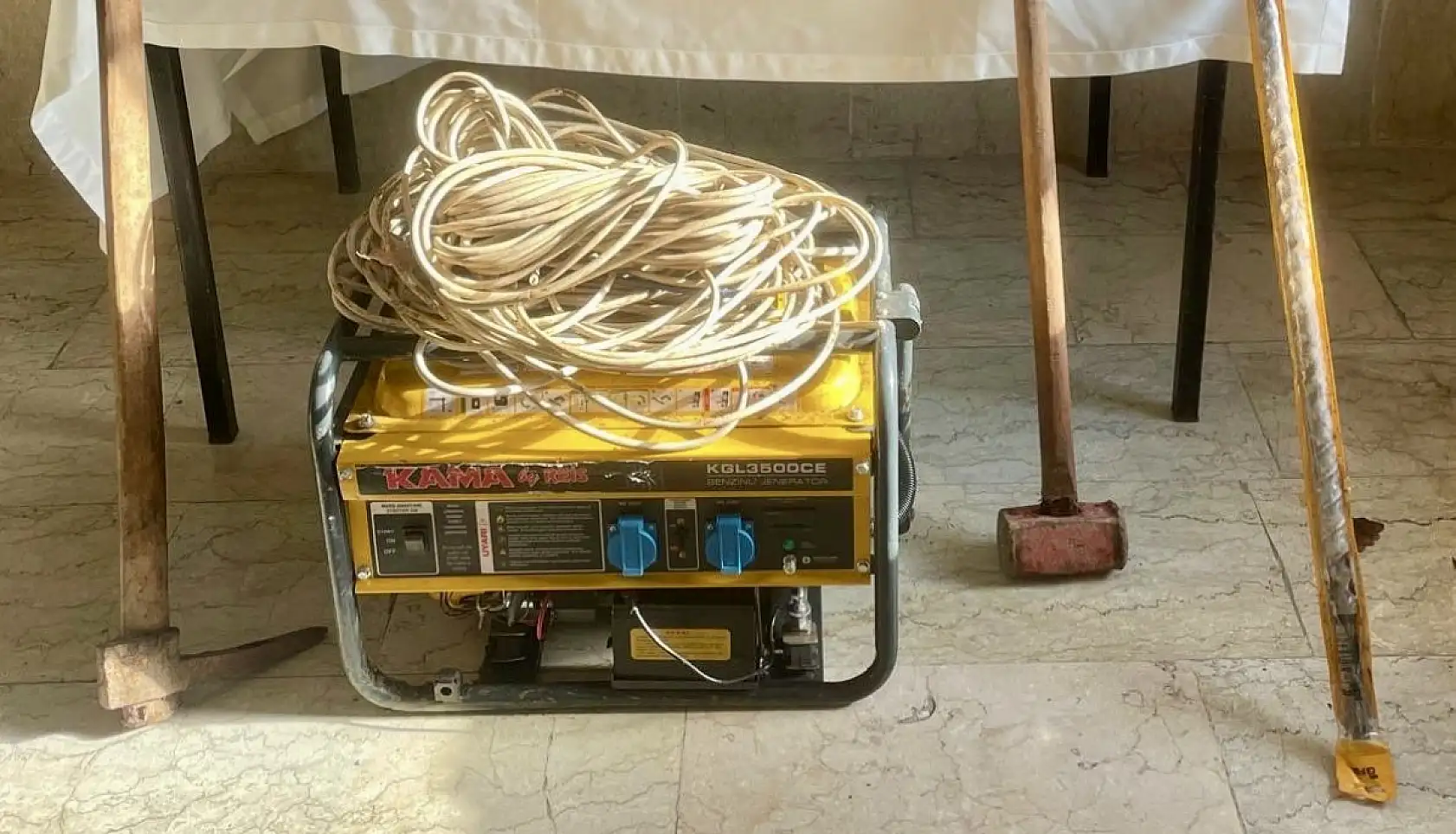 Baskında bulunan malzemeler şaşırttı