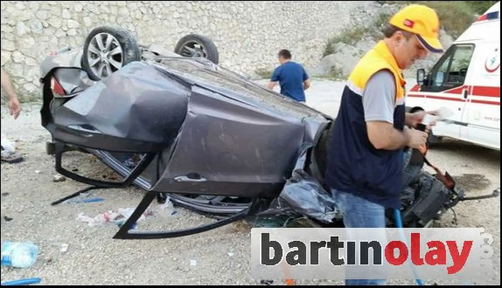 Otomobil şarampole devrildi, 4 yaralı