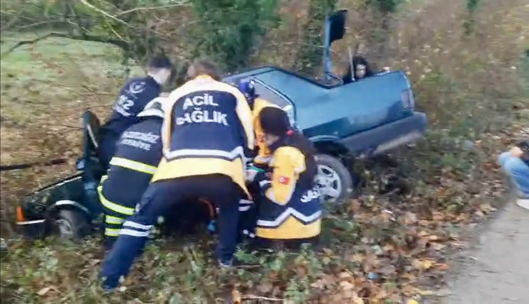 Kozcağız'da kaza, şarampole devrildi