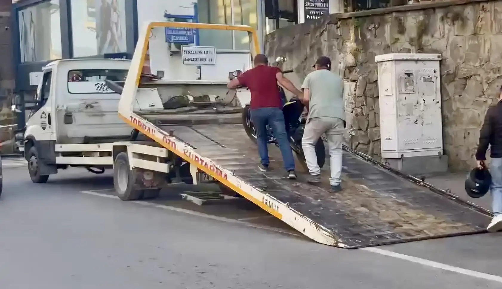 Ehliyet yok, plaka sahte