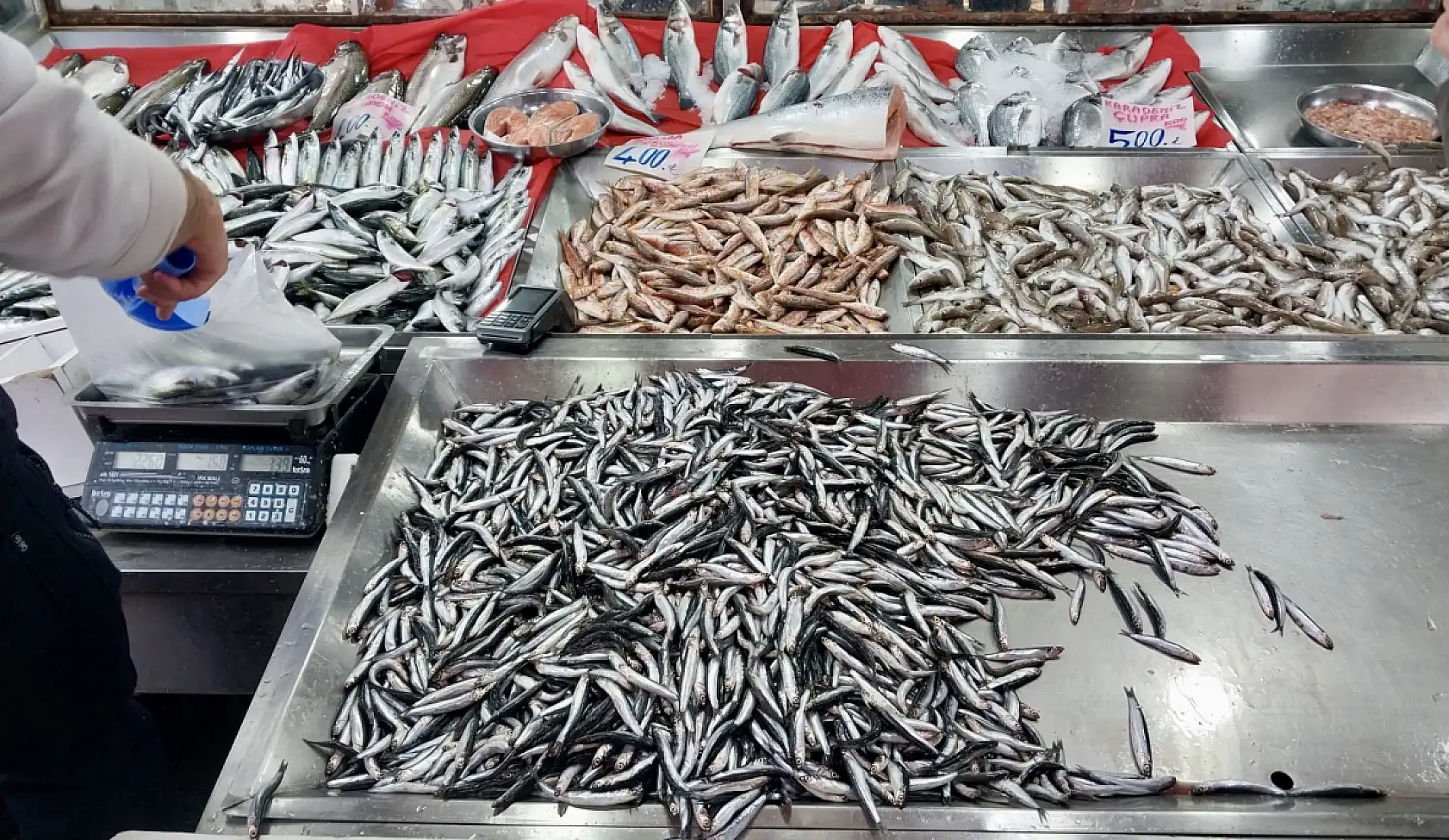 Tezgahlar tekrar şenlendi