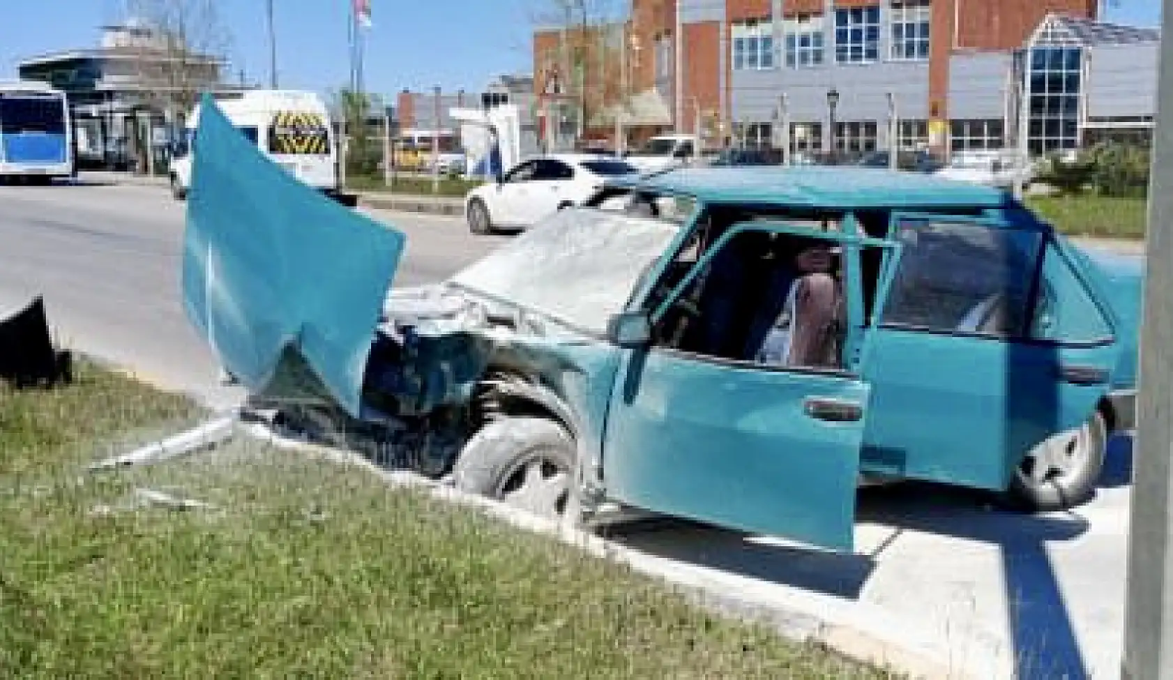 Terminal girişinde kaza