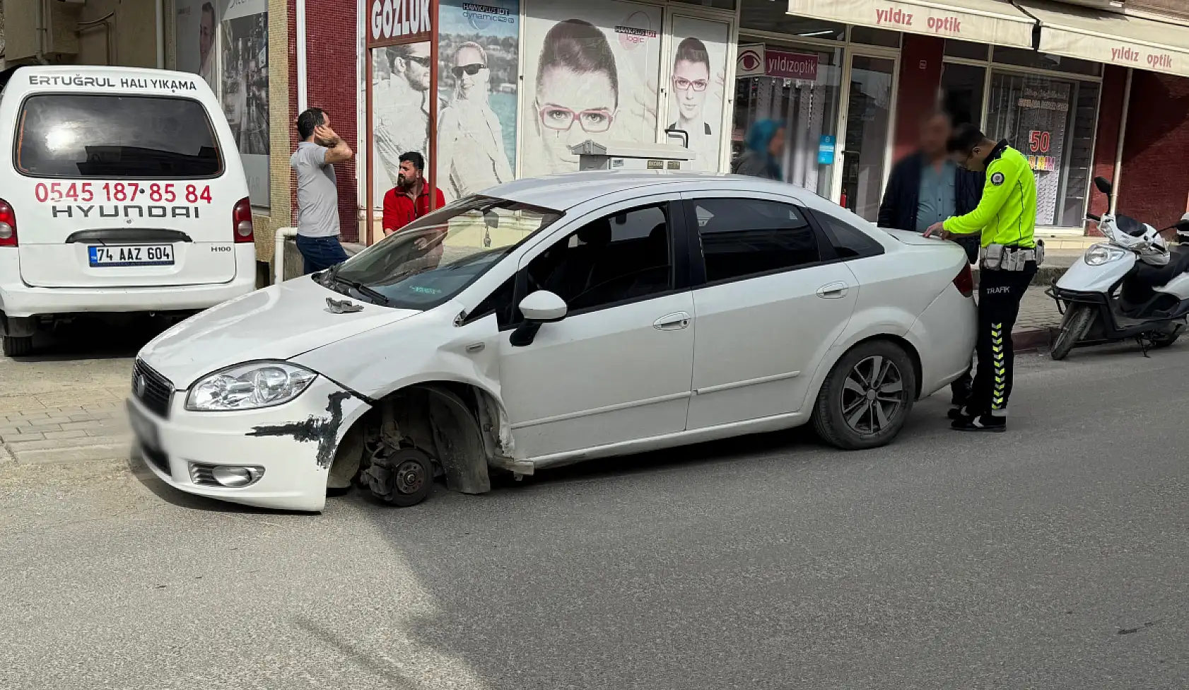 Seyir halindeyken lastiği çıktı