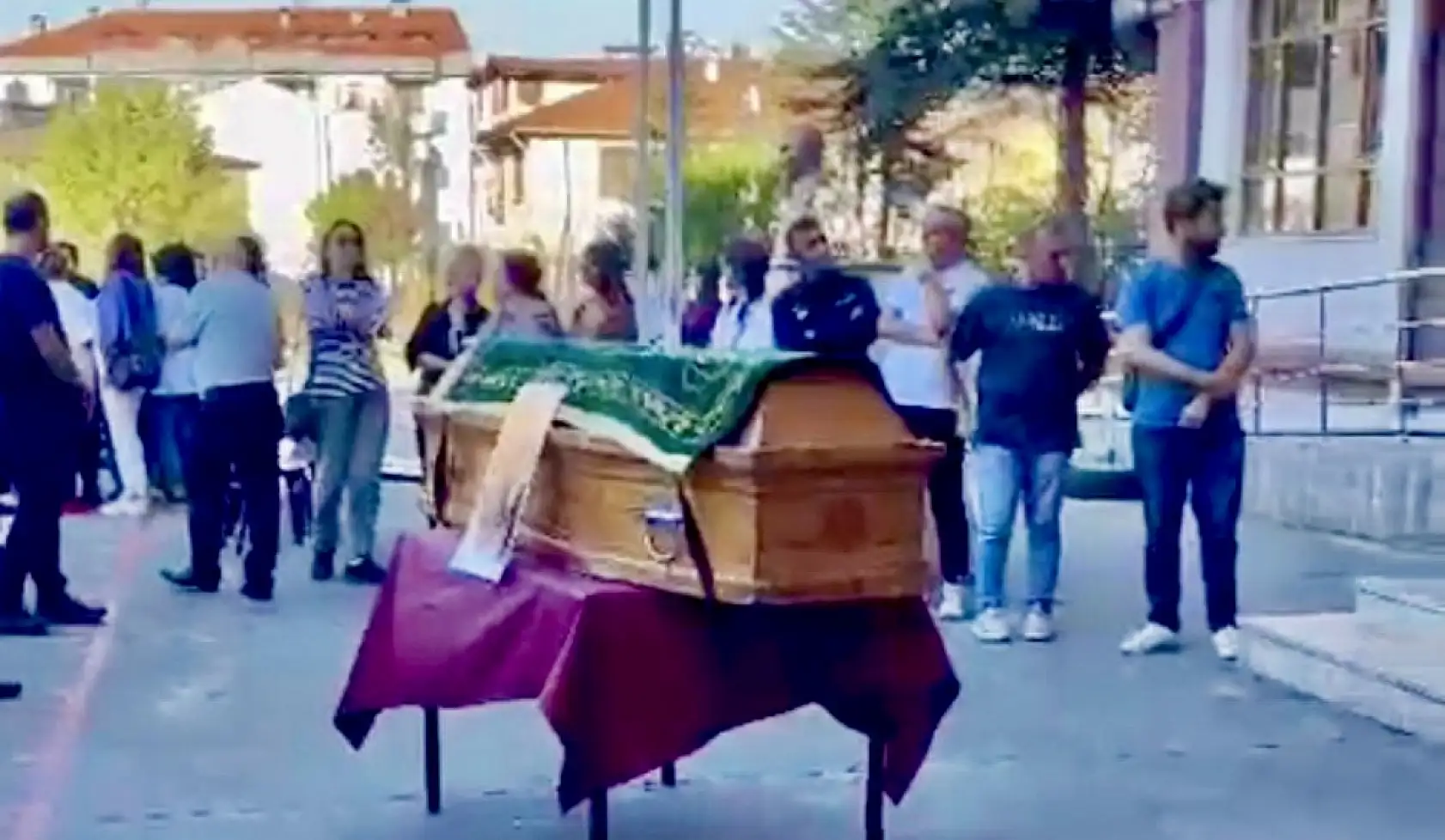 Görev yaptığı okula bu kez tabutla getirildi