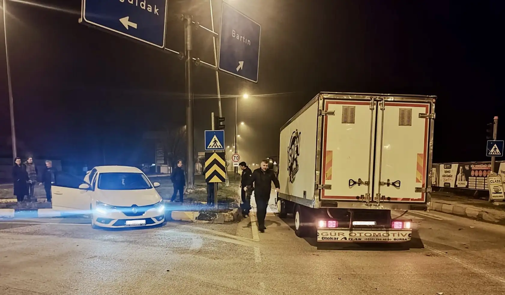 Terminal kavşağında kaza