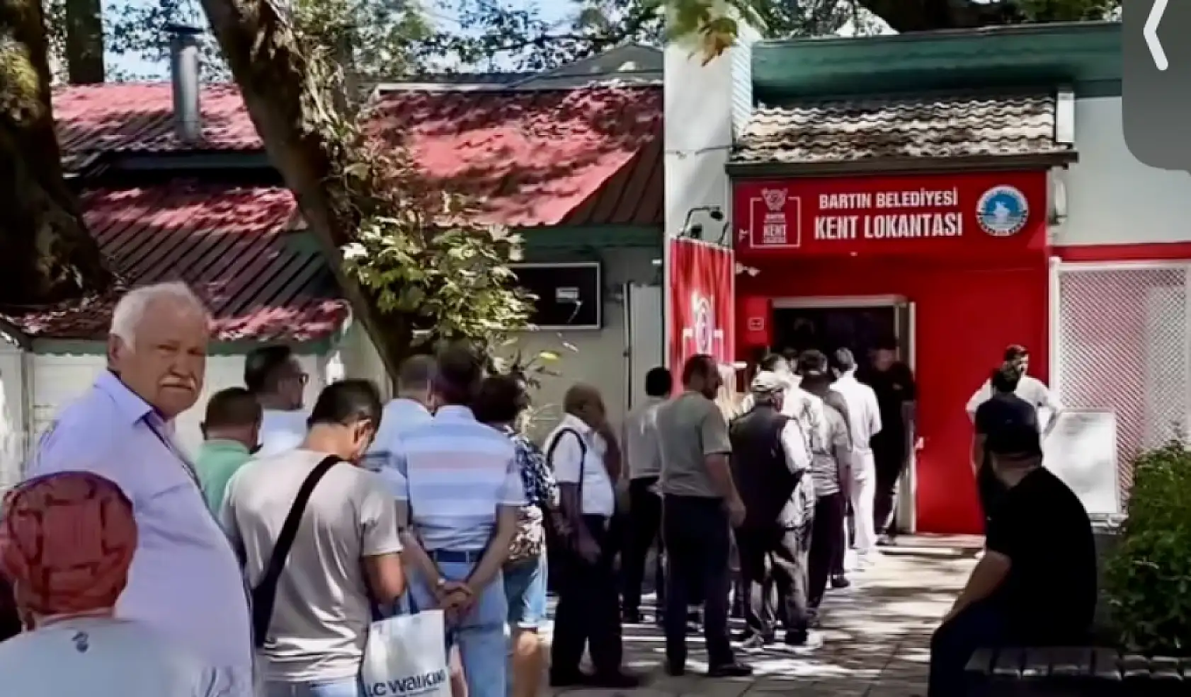 Yemekler neredeyse bedava