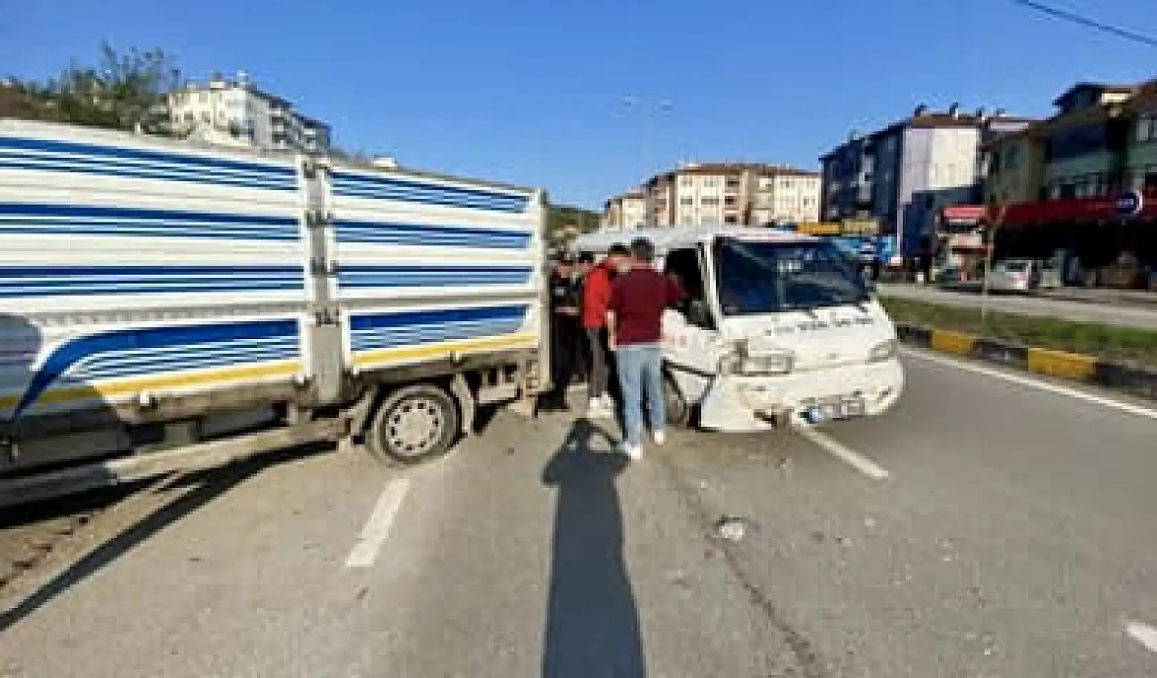 Bartın'da 2 araç çarpıştı